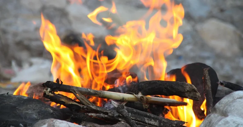 Comment faire du feu avec des pierres